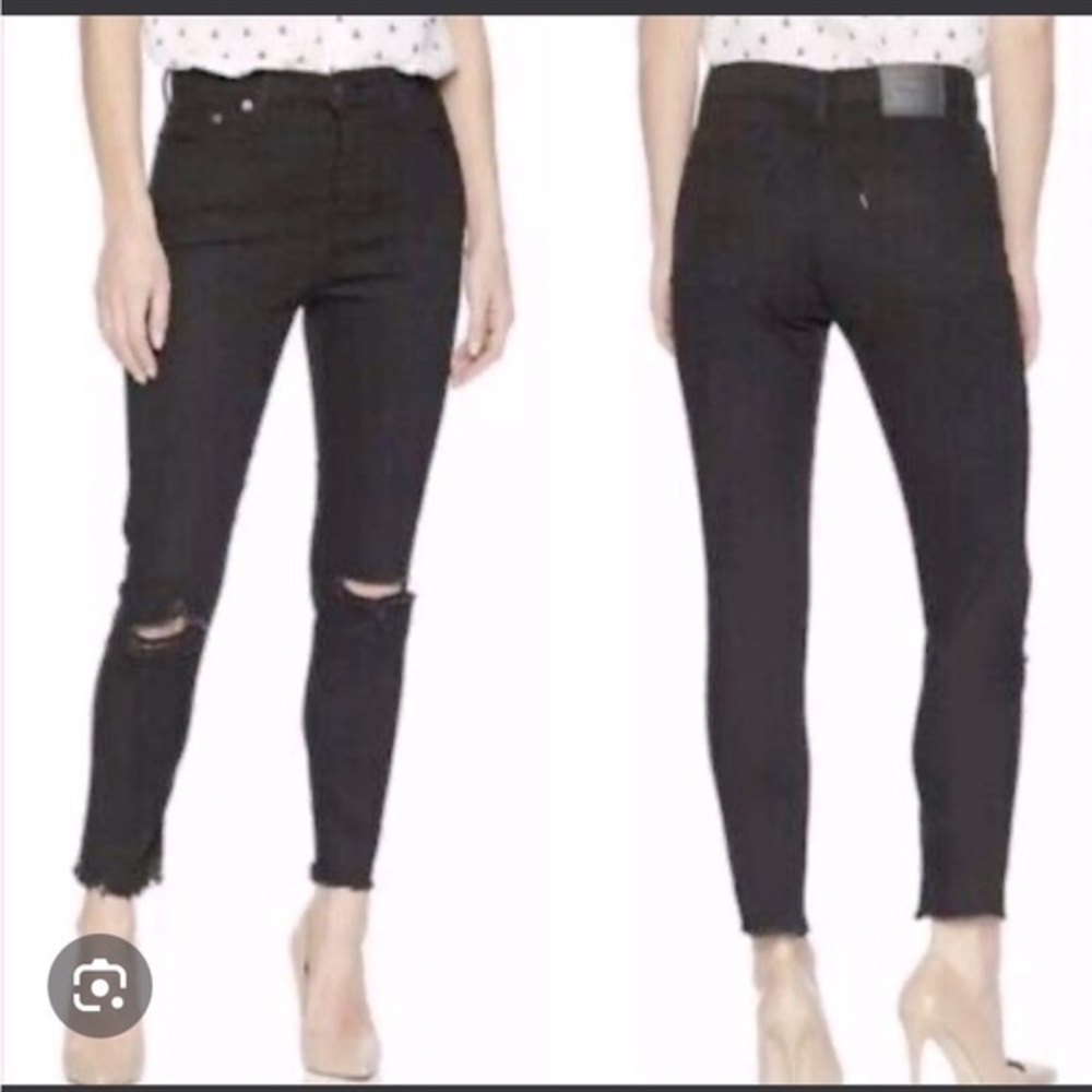 🐠Levi’s Wedgie Skinny denim jeans W24 black distressed raw hem